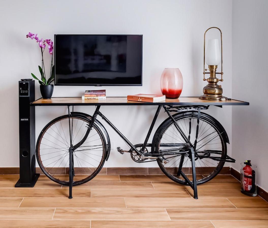 Lovely Two-room In The Center Of * Rom