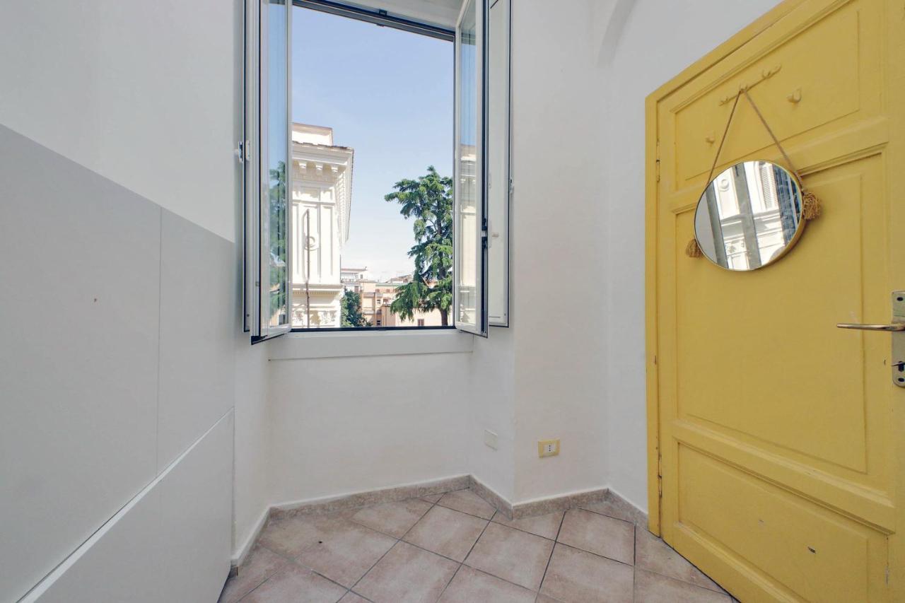Piccola Piazza Della Liberta *
