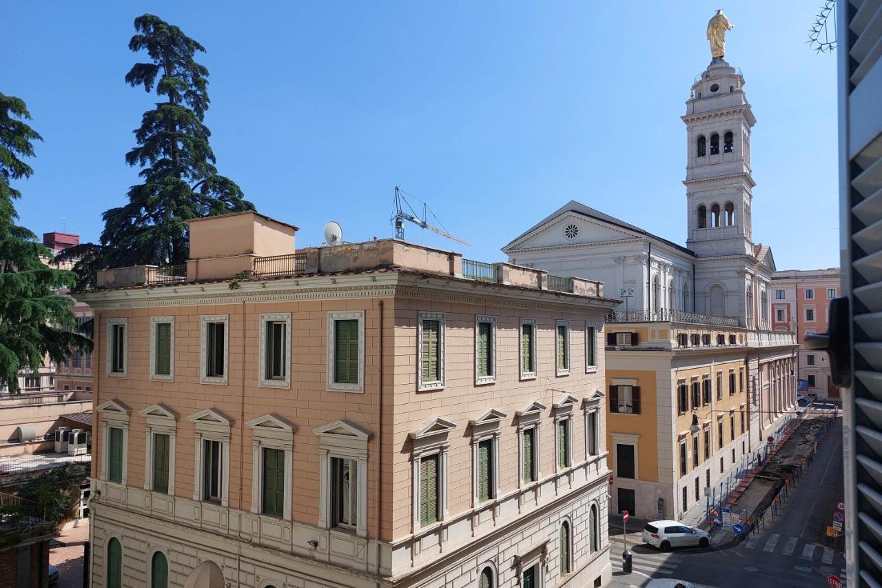 Piccola Piazza Della Liberta * Rome