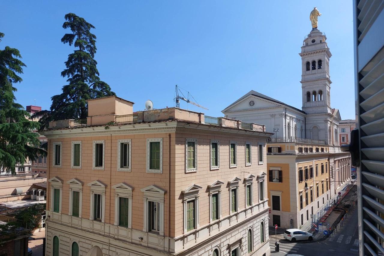 Piccola Piazza Della Liberta *