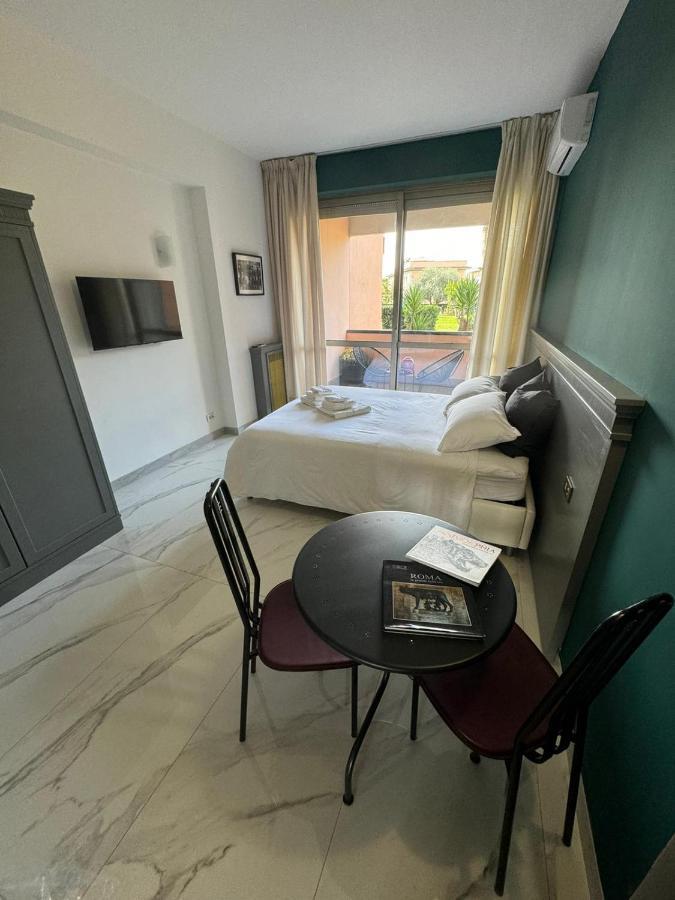 Aurelia Apartahotel