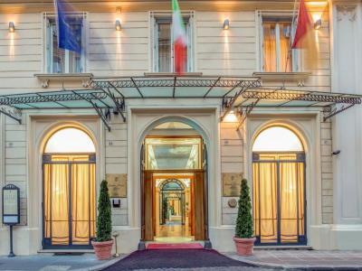 Empire Hotel