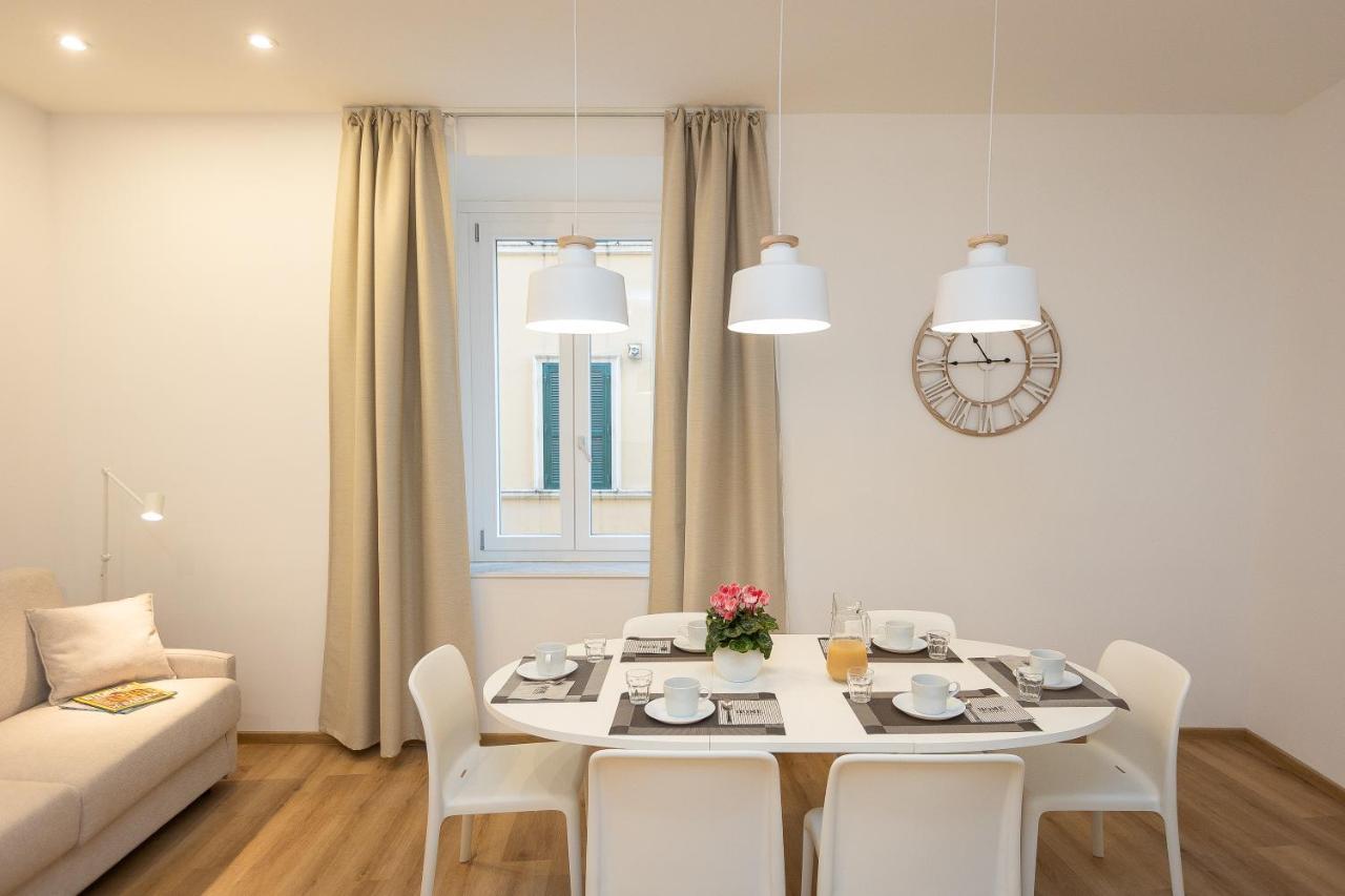 Colosseum Holidays - Three-bedroom Rome