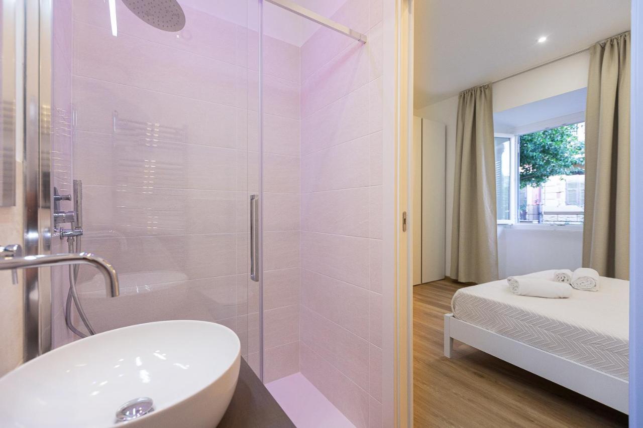 Apartment Colosseum Holidays - Three-bedroom Rome