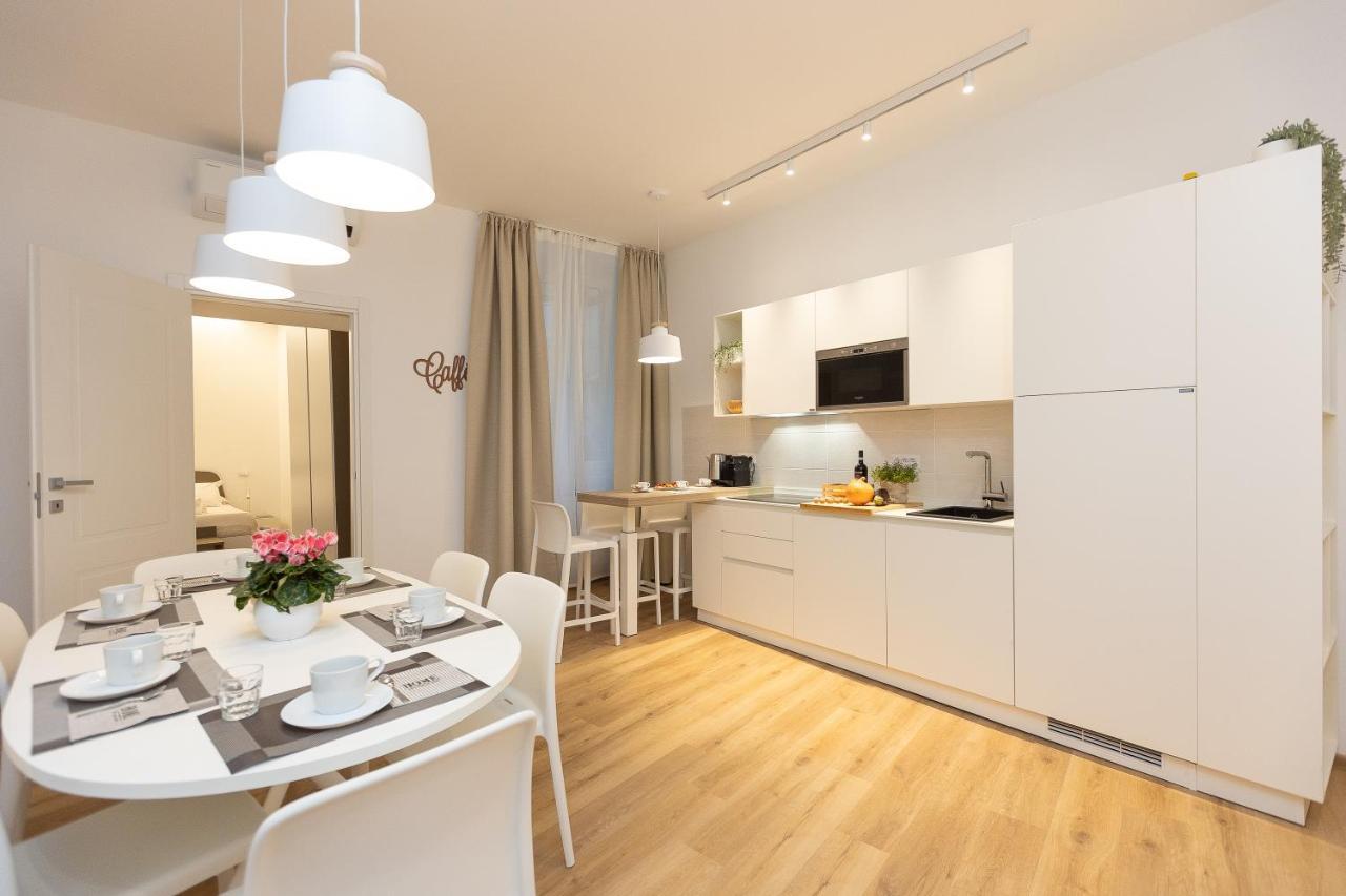 Colosseum Holidays - Three-bedroom * Rome