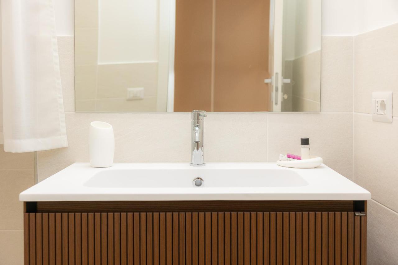 Colosseum Holidays - Three-bedroom Rome