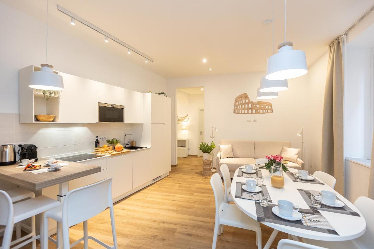 Apartment Colosseum Holidays - Three-bedroom *