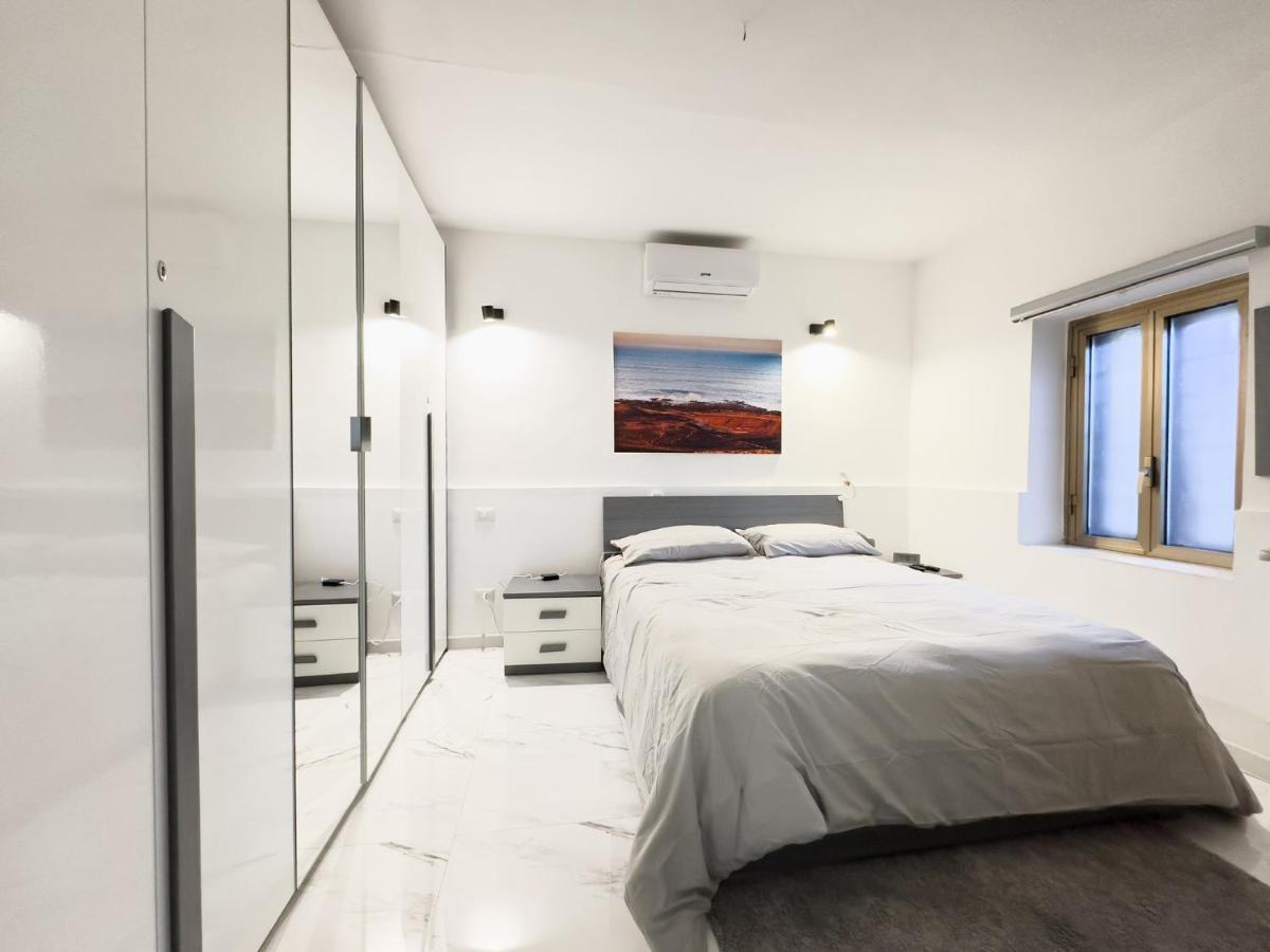 Luxury - Near Metro - Private Parking * Roma