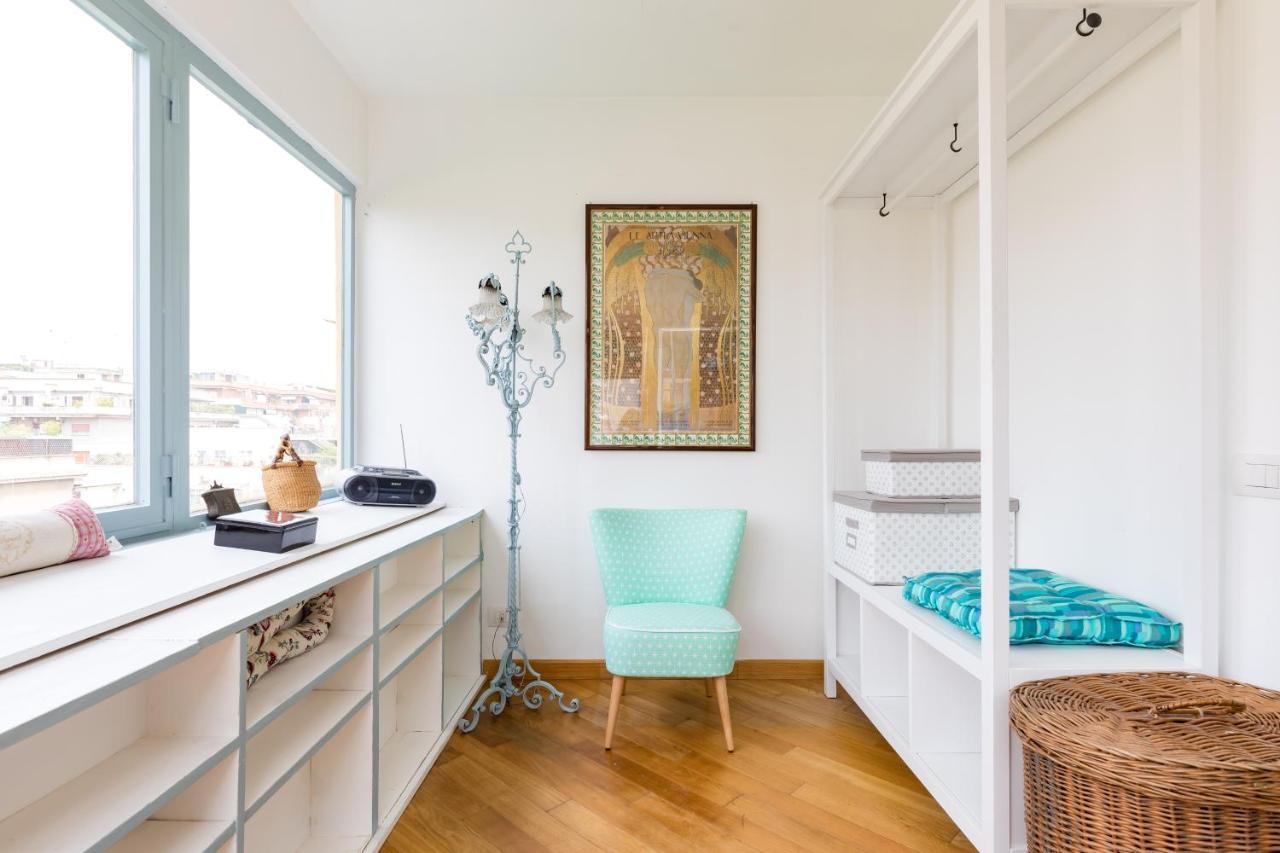 Floor With Terrace Apartment Rom