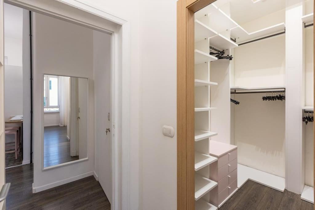 Elegant Near The Colosseum And Metro Apartamento