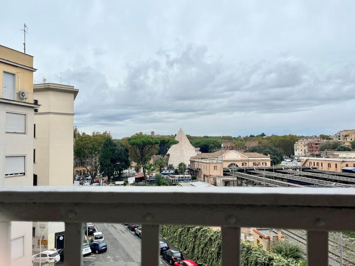 Apartamento Pyramidhouse - 100mq With View - 2km From The Colosseum Roma