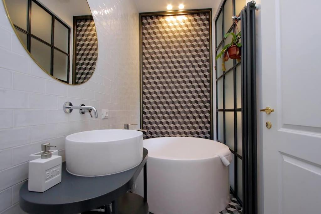 Ych Trilocale Finemente Arredato Vicino Metro Apartamento
