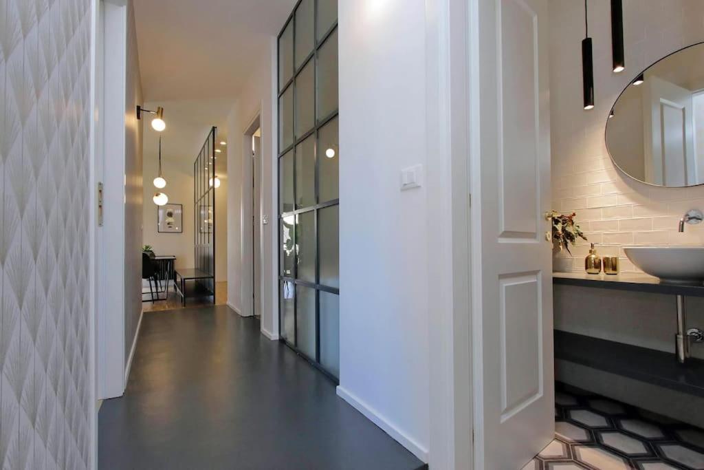 Ych Trilocale Finemente Arredato Vicino Metro Apartamento