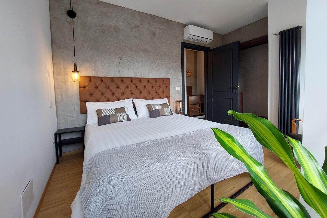 Apartment Ych-trilocale Stile Industriale Rome