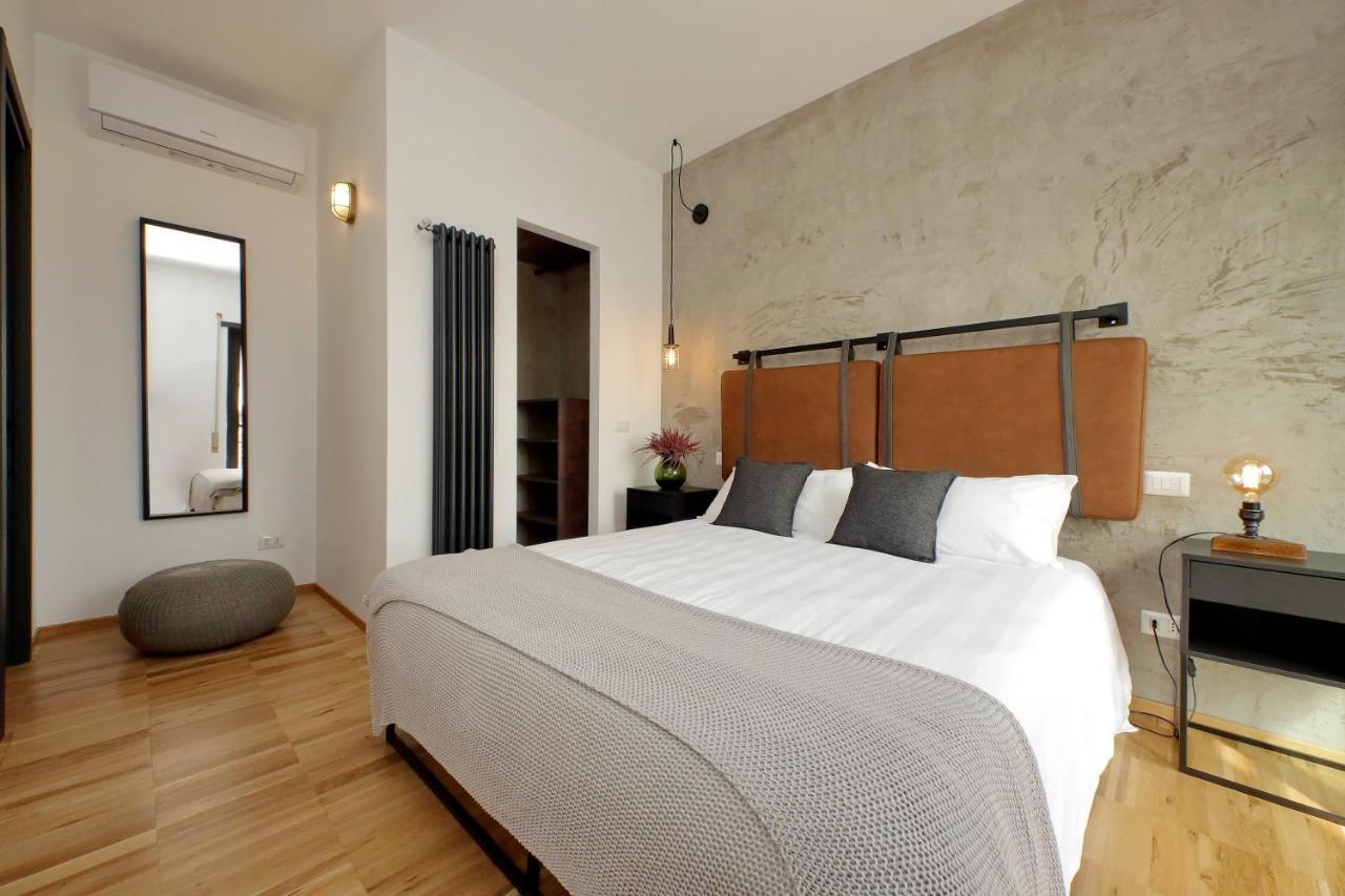 Apartment Ych-trilocale Stile Industriale