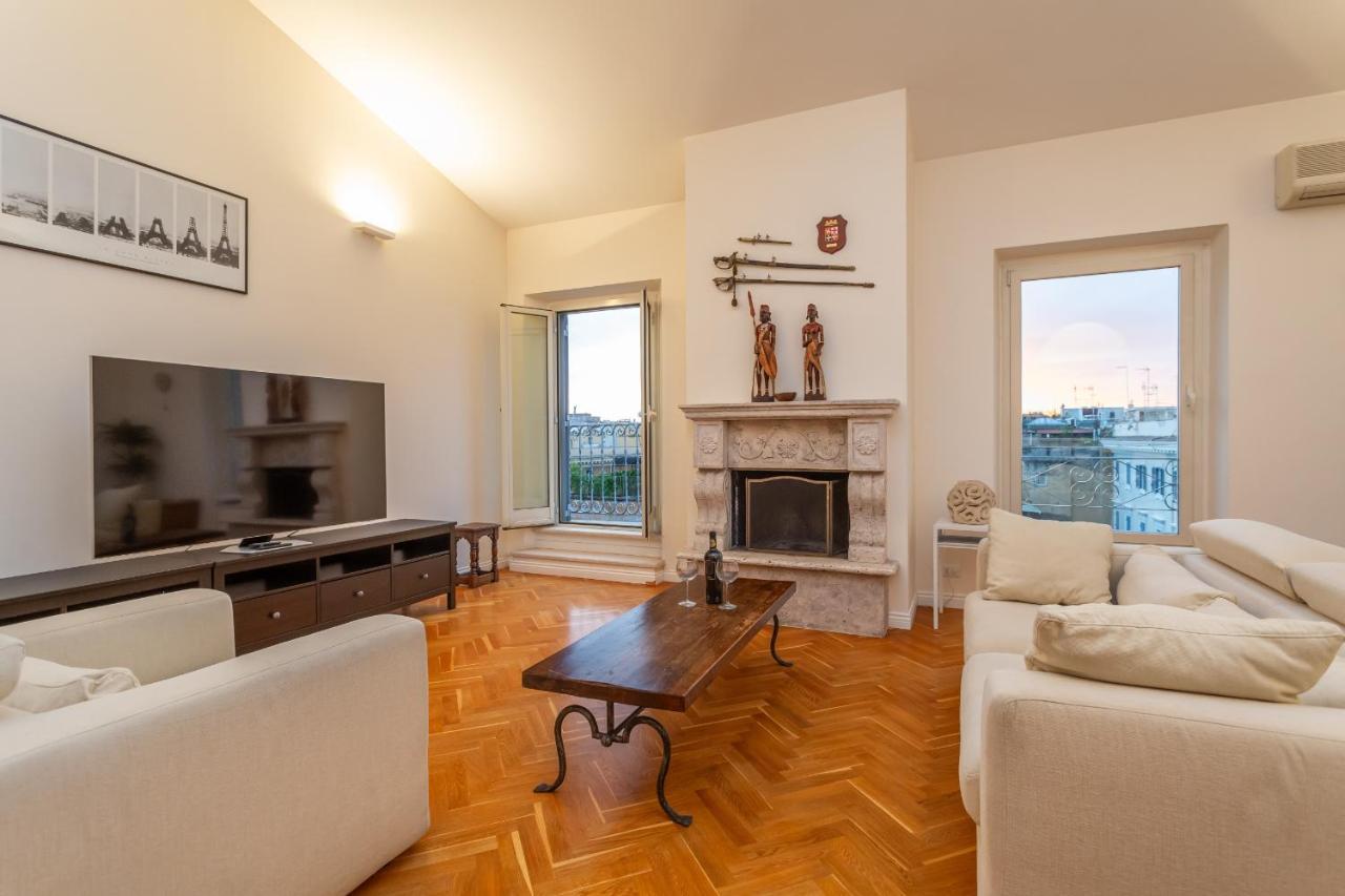 Skyline Penthouse With Private Rooftop Leilighet Roma