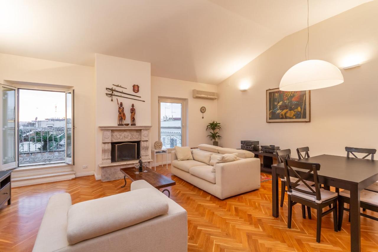 Skyline Penthouse With Private Rooftop Leilighet