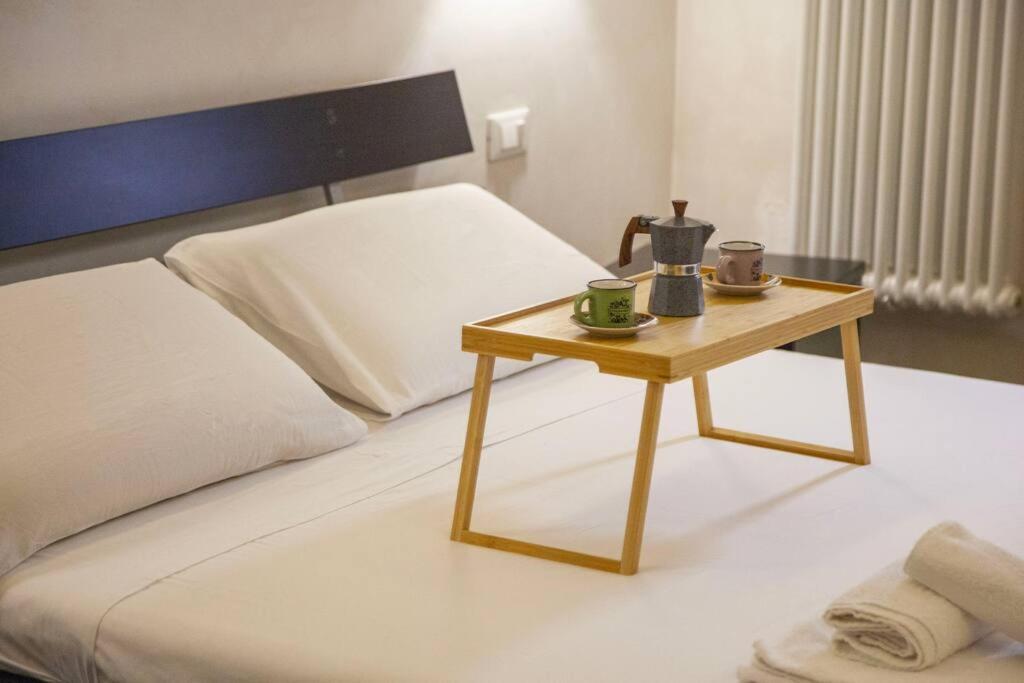 Chic And Elegant Near Metro Station Apartment Rom
