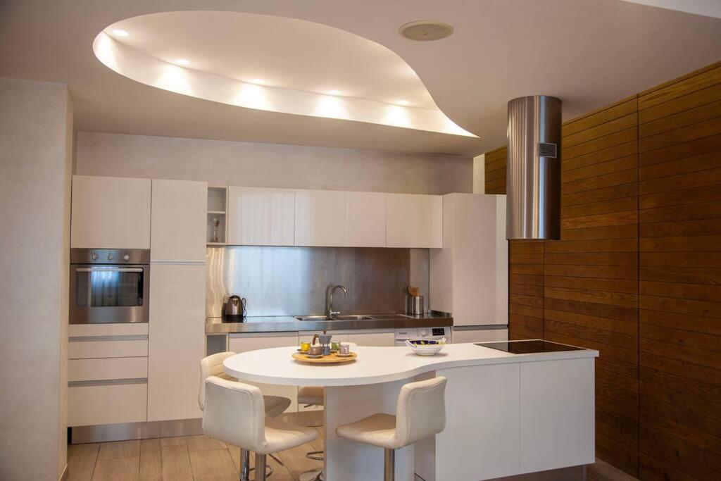 Apartment Chic And Elegant Near Metro Station Rom
