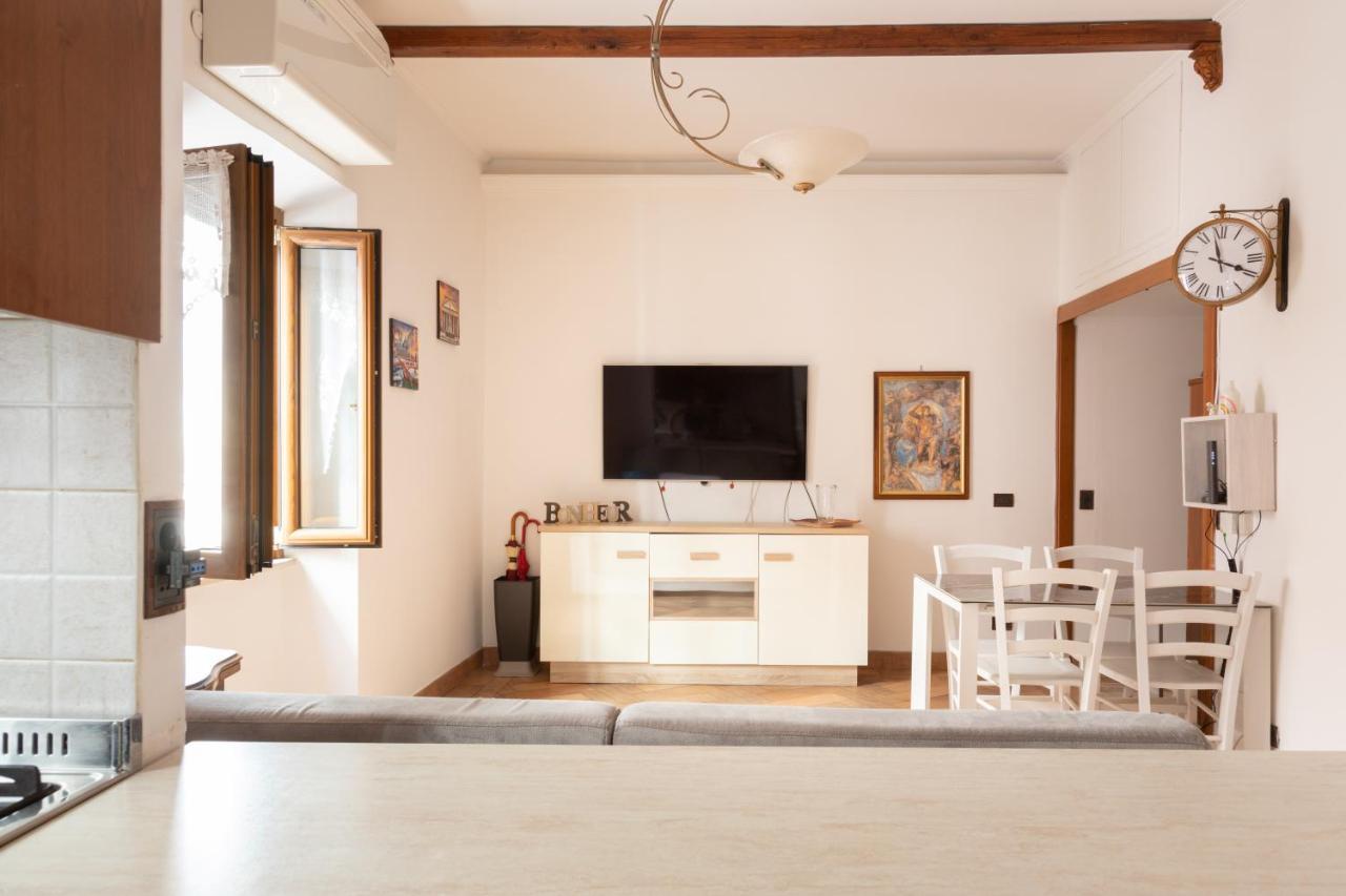 Elegant & Quiet Next To Colosseo Leilighet *