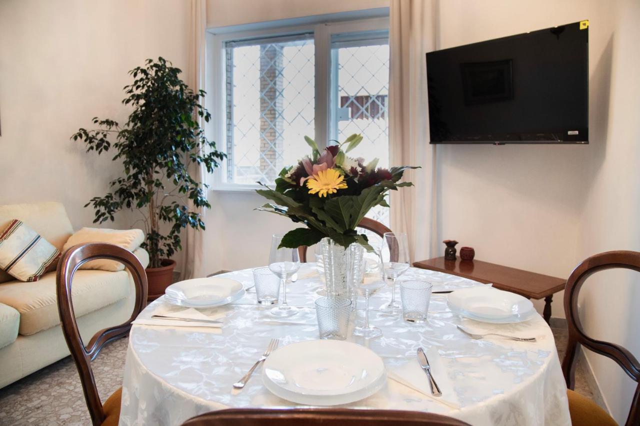 Aurelia Loris House * Roma