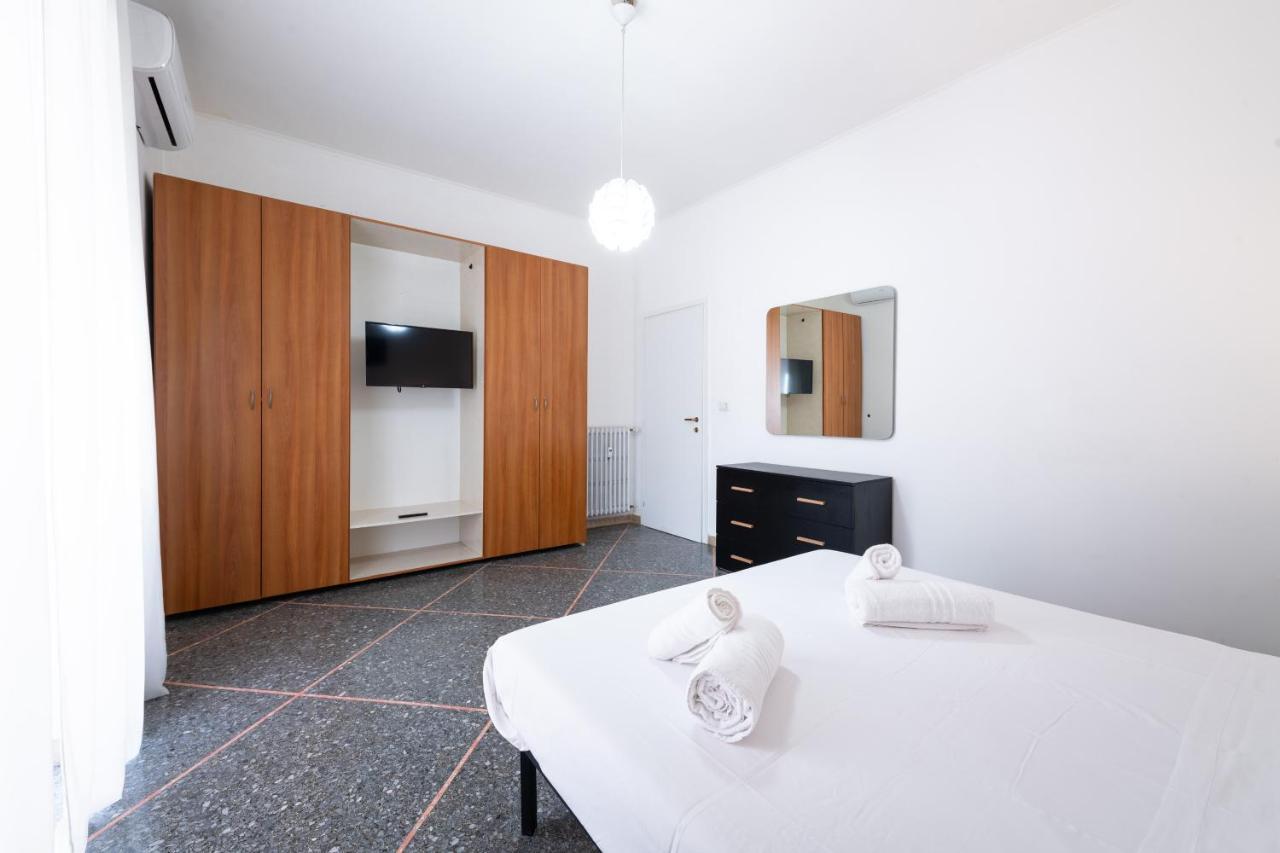 Lori House * Roma