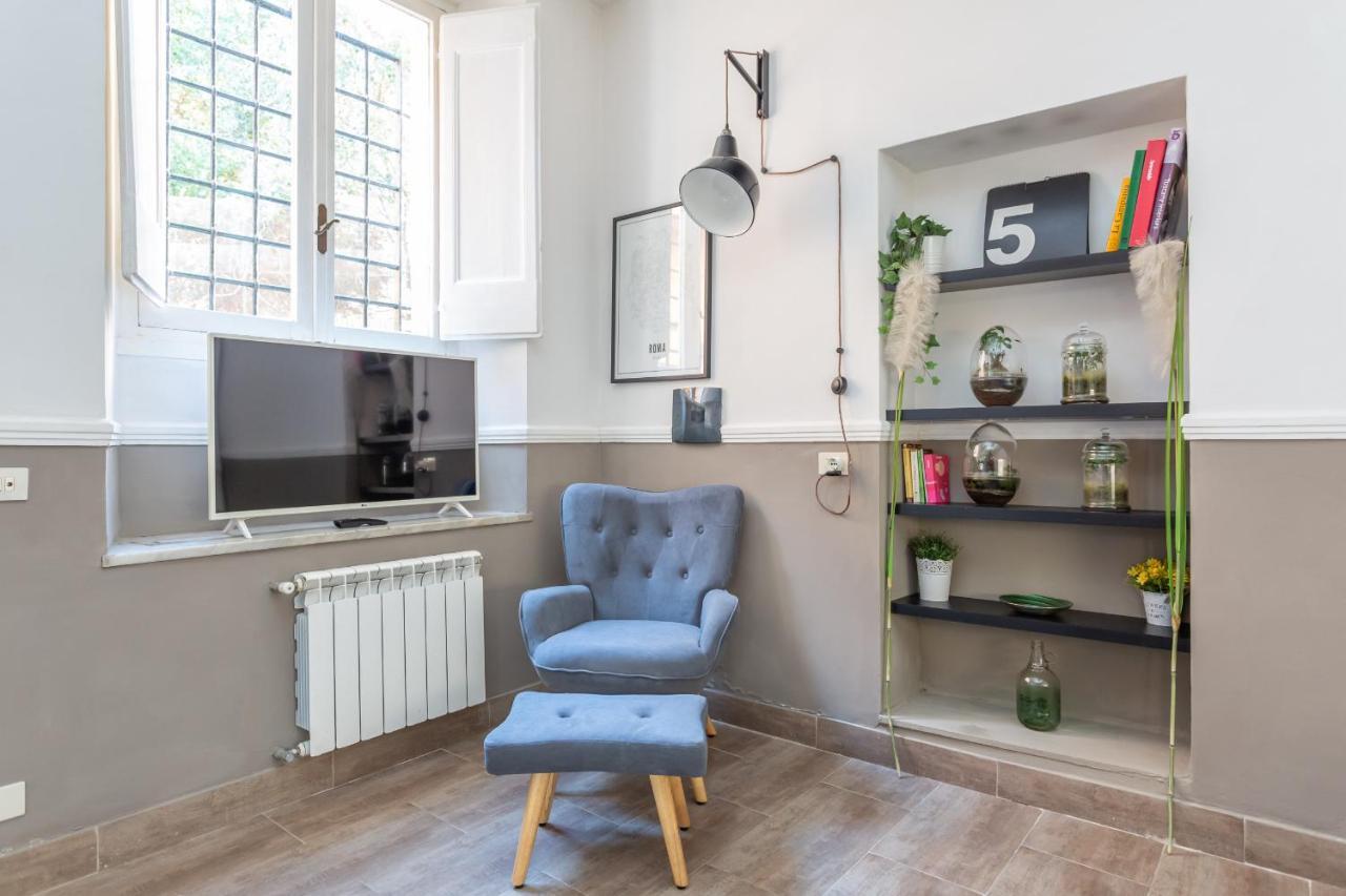 Charm Near Piazza Navona - Cozy Loft For 2 * Rome