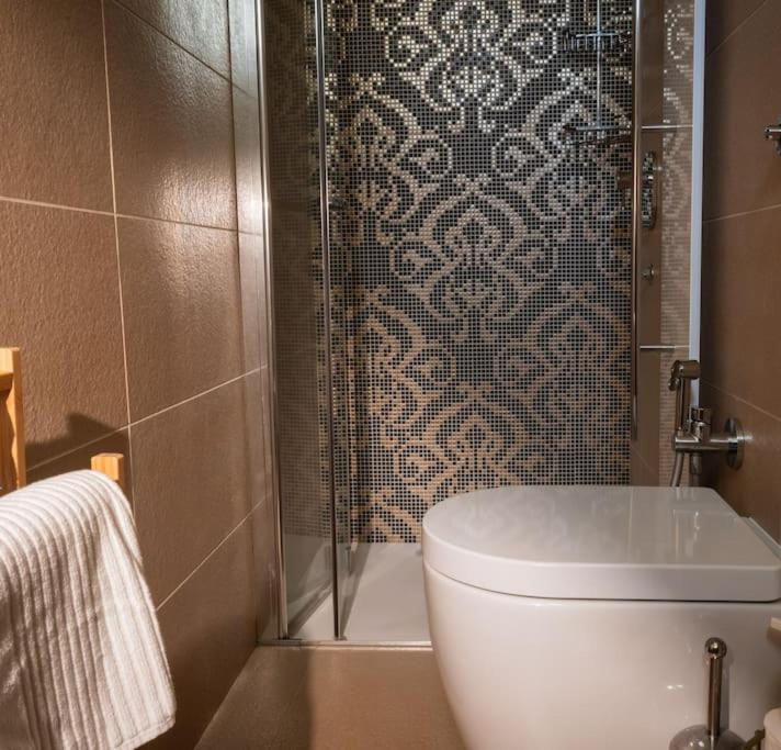 Merulana Penthouse: 5 Minutes Walk From Colosseum * Roma