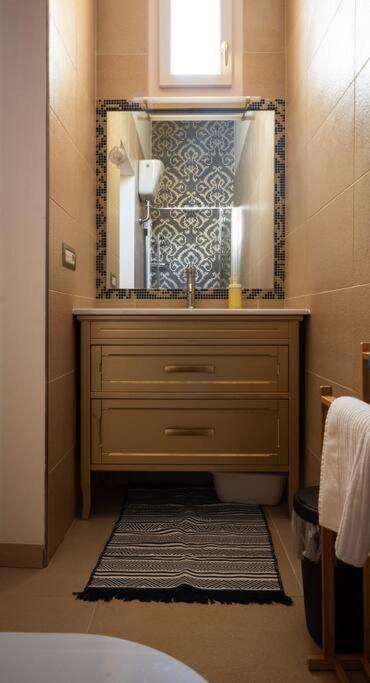 Merulana Penthouse: 5 Minutes Walk From Colosseum * Roma
