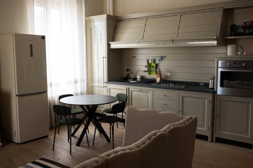 Merulana Penthouse: 5 Minutes Walk From Colosseum * Roma
