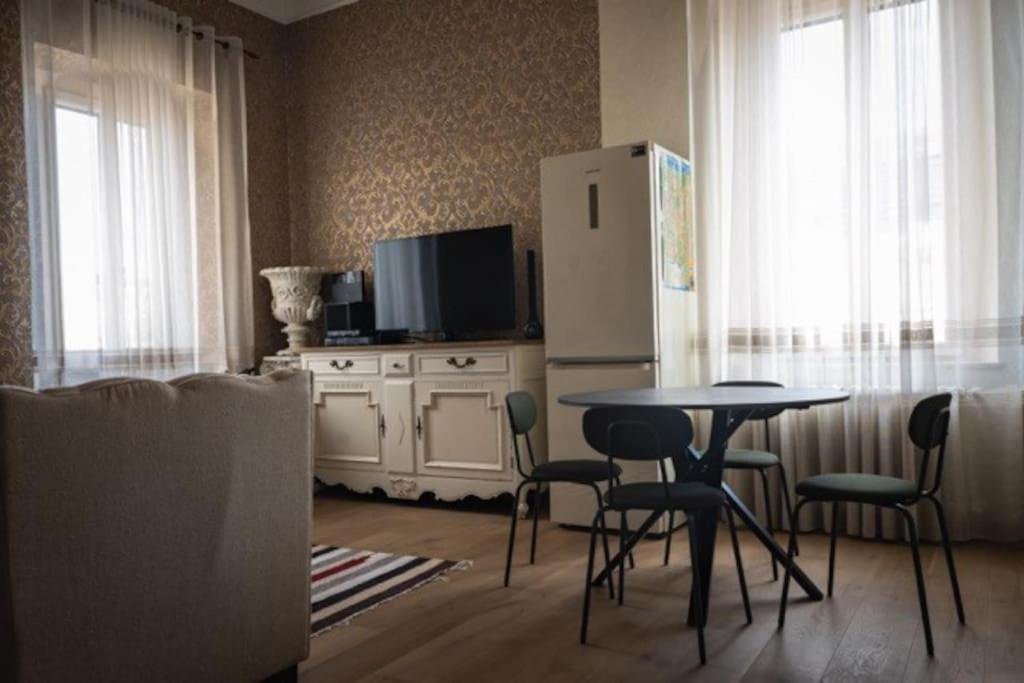 Apartamento Merulana Penthouse: 5 Minutes Walk From Colosseum *