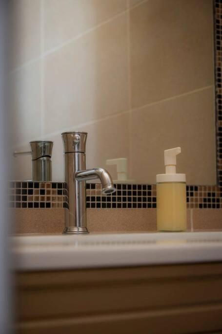 Merulana Penthouse: 5 Minutes Walk From Colosseum Apartamento