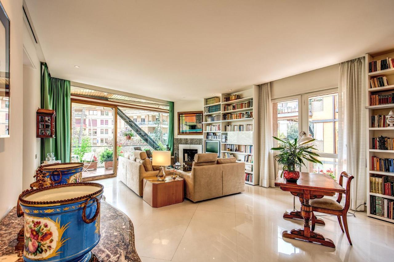 Apartamento Terrazza Piccolomini: Elegant Stunning View Over Rome/st Peter's Dome