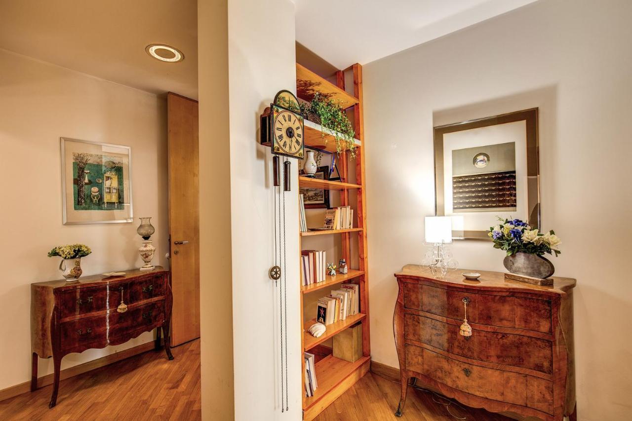 Terrazza Piccolomini: Elegant Stunning View Over Rome/st Peter's Dome Apartamento *