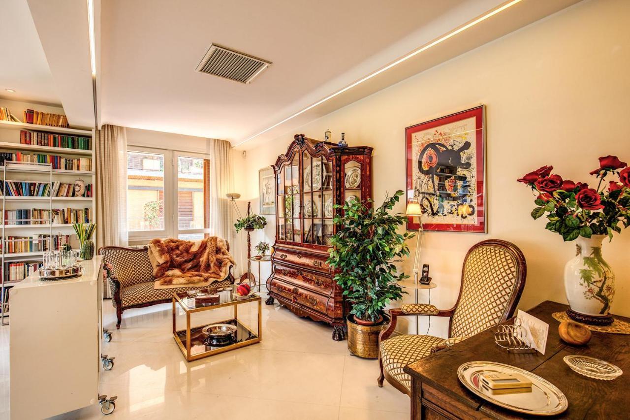 Apartamento Terrazza Piccolomini: Elegant Stunning View Over Rome/st Peter's Dome *