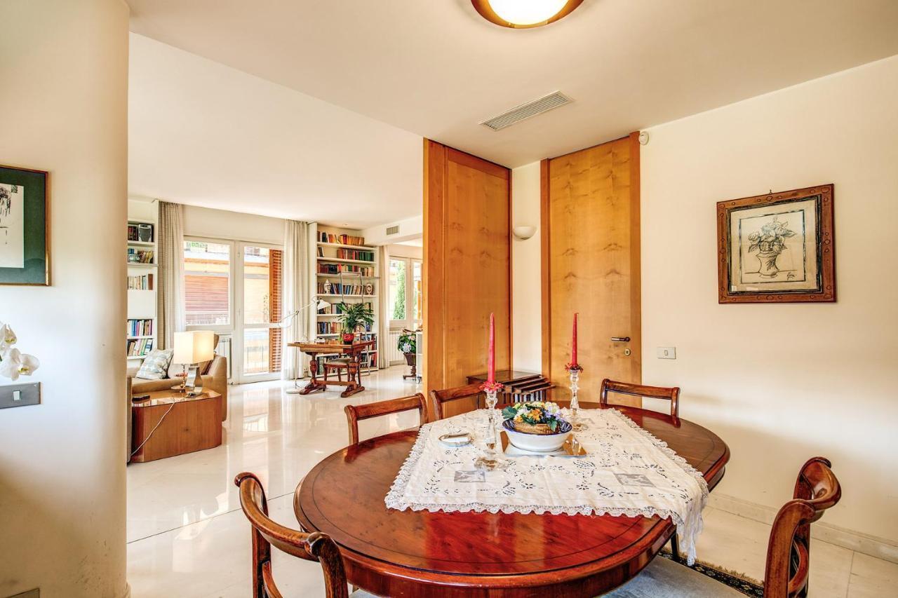 Terrazza Piccolomini: Elegant Stunning View Over Rome/st Peter's Dome Apartamento Roma