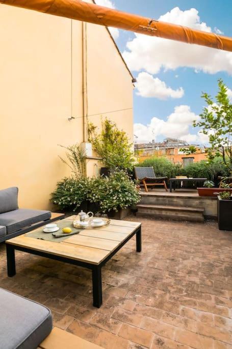 Casa Arte, A Burghesius * Roma