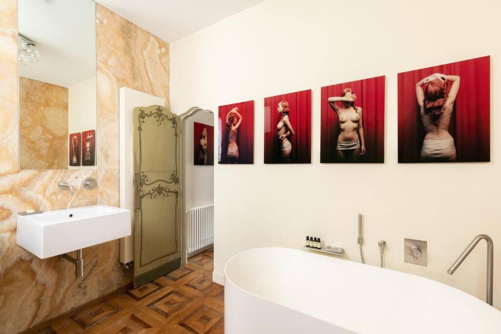 Casa Arte, A Burghesius