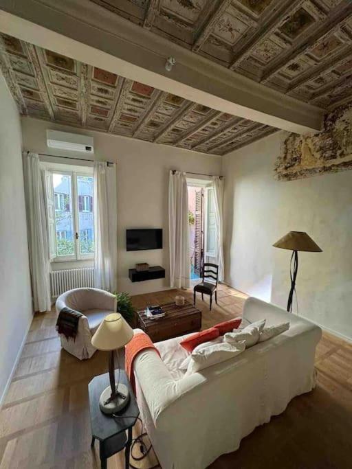 Center, Luxury & History In Via Monserrato Apartamento