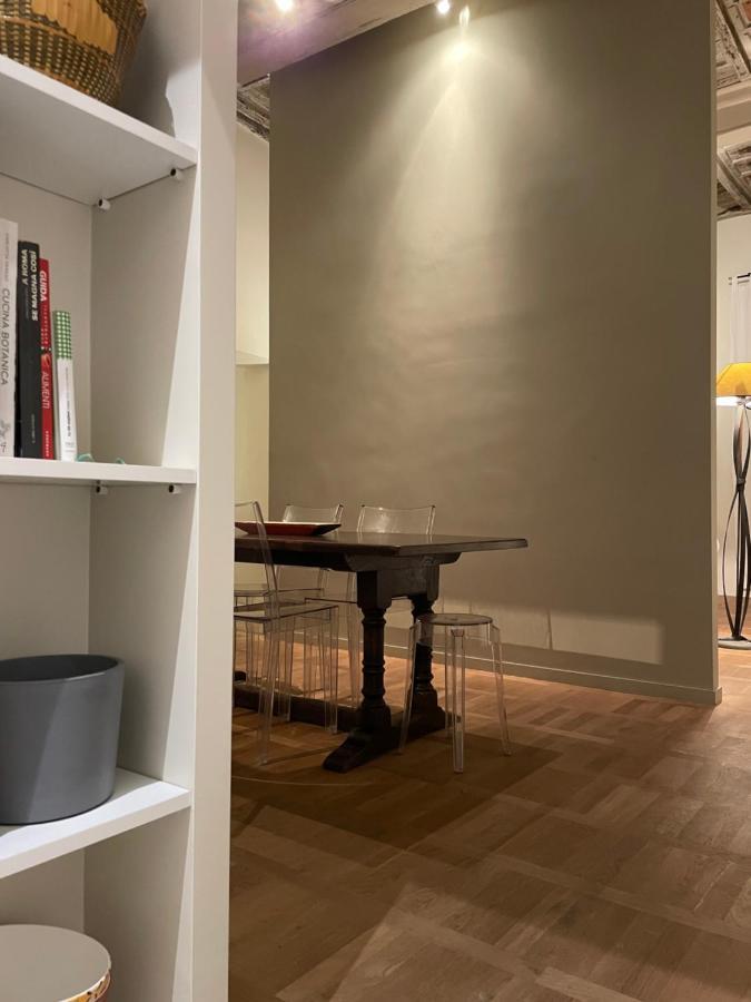 Center, Luxury & History In Via Monserrato Apartamento