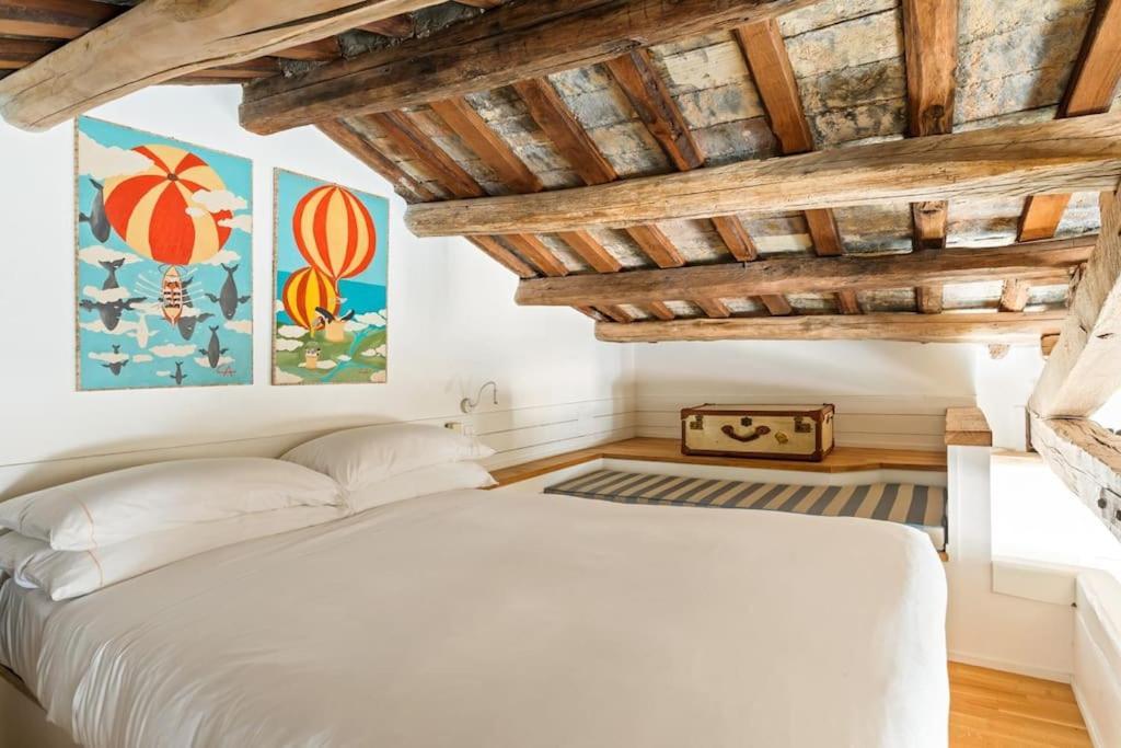 Casa Adriana, A Burghesius *