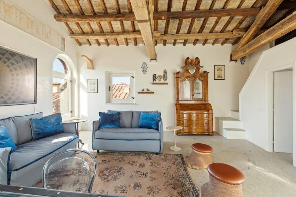 Appartamento Casa Adriana, A Burghesius