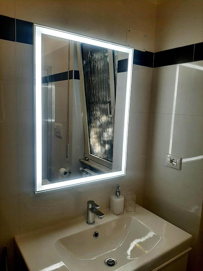 Cornelia Idi Gemelli, Chicca Metro Apartment Rome