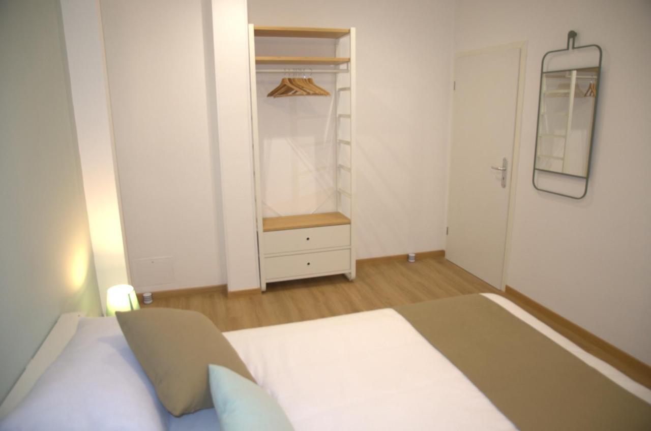 Cornelia Idi Gemelli, Chicca Metro Apartment *