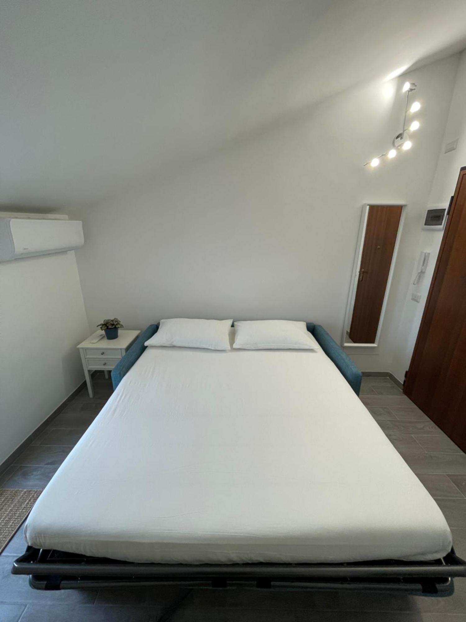 Minu, The Tiny House! * Roma