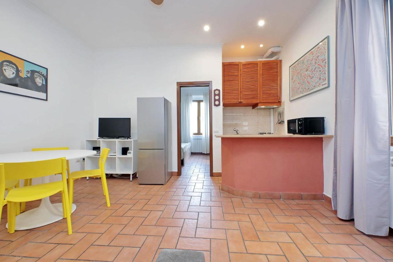 Apartamento Homs In By Halldis Roma