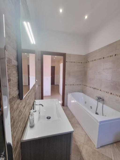 Apartamento Ottimo Alle Porte Di Roma! *