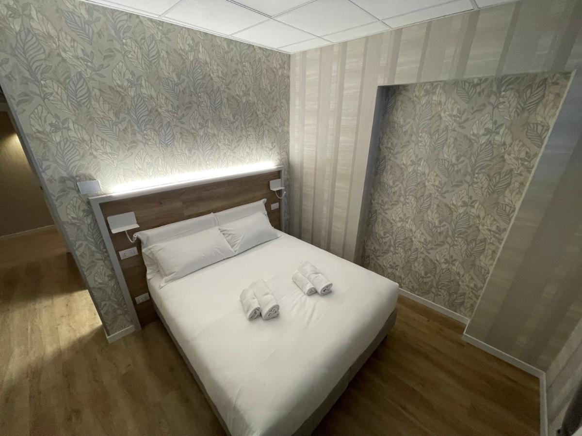 Rome's Gloria 2* Rom