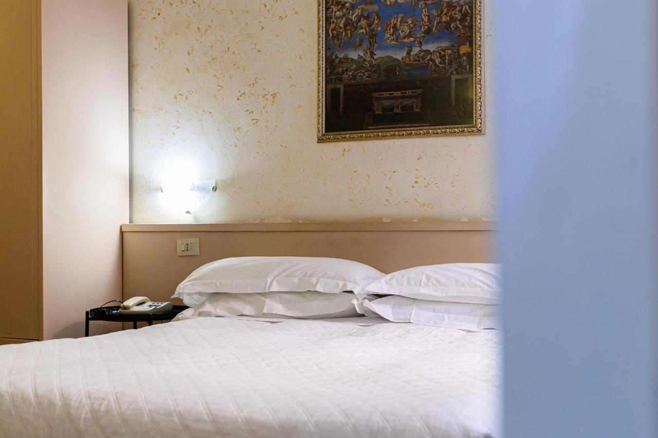 Julia Hotel 3*