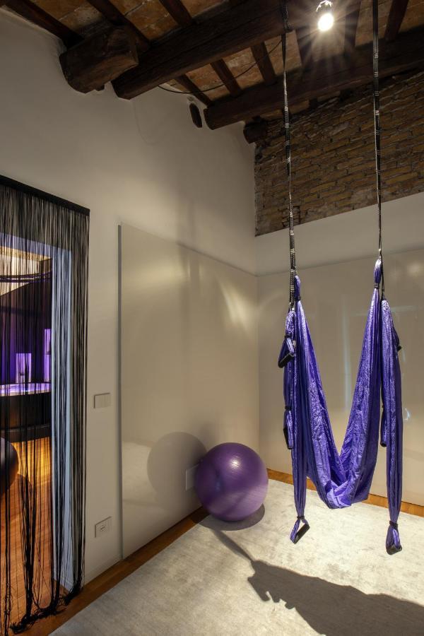 Suitesistina For Brave Lovers Bed & Breakfast 3*